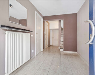 Bel-etage te koop in Halle