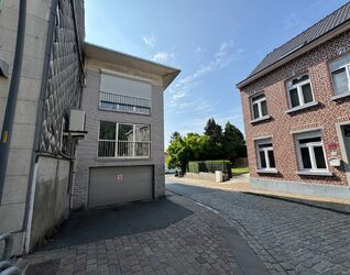 Garage + berging te koop in Sint-Pieters-Leeuw