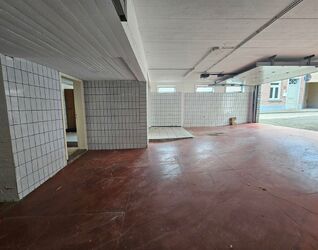 Garage + débarras à vendre à Sint-Pieters-Leeuw
