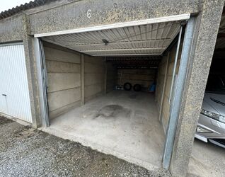 Garage (ferme) &agrave; vendre &agrave; Sint-Pieters-Leeuw
