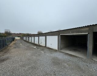 Garage (ferme) &agrave; vendre &agrave; Sint-Pieters-Leeuw