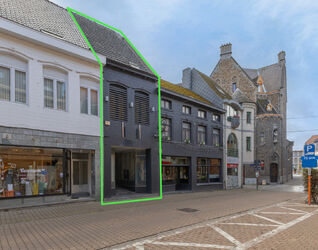 Gebouw voor gemengd gebruik te koop in Halle