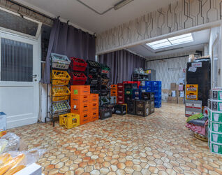 Gebouw voor gemengd gebruik te koop in Halle