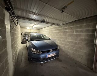 Gesloten garagebox te koop in Sint-Jans-Molenbeek