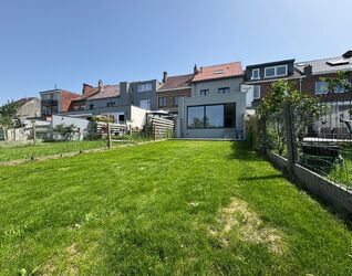 Huis te koop in Sint-Pieters-Leeuw
