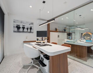 Immeuble de bureaux à vendre à Sint-Pieters-Leeuw