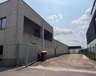 Industrieel gebouw te huur in Rotselaar