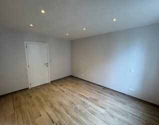 Maison unifamiliale à louer à Halle