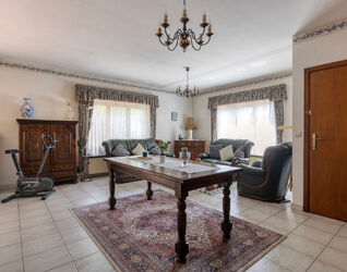 Villa te koop in Beersel