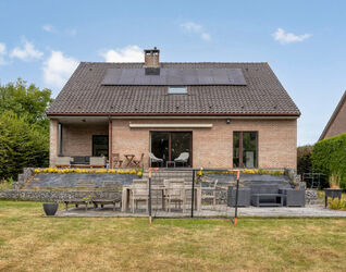 Villa te koop in Sint-Pieters-Leeuw