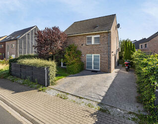 Villa te koop in Sint-Pieters-Leeuw